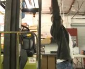 Ебля с толстой начальницей на складе